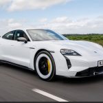 Porsche توقف مبيعات طراز Taycan الكهربائي في بريطانيا نتيجة مخاوف تتعلق بسلامة البطارية