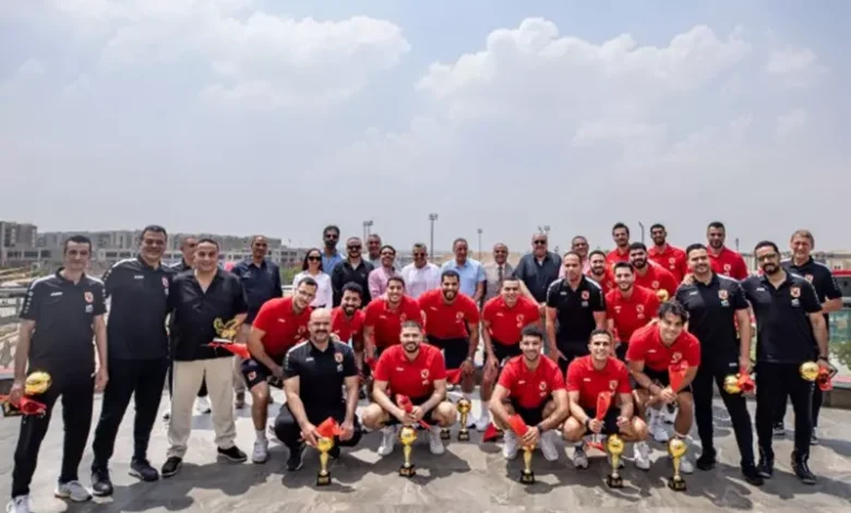الأهلي يحتفي بأبطال كرة اليد بعد تحقيق السداسية التاريخية