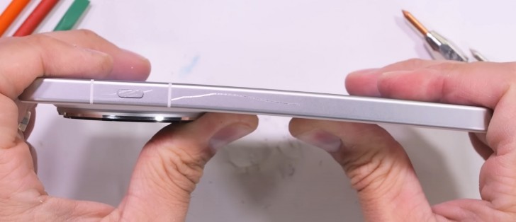 تقييم مرونة هاتف Oppo Find X8 Ultra يكشف عن ثغرة بارزة.