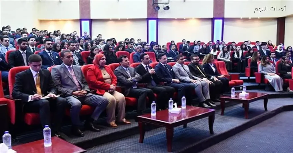 أشرف صبحي يثني على برنامج الدبلوماسية الشبابية لتدريب الكوادر