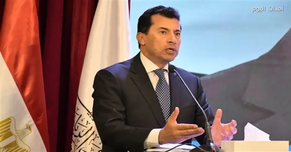 أشرف صبحي يشارك في أولمبياد اللياقة البدنية خلال احتفالات عيد الشرطة