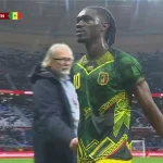 إقصاء لاعب مالي خلال مواجهة السنغال في كأس أمم إفريقيا