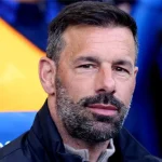 الاتحاد الهولندي يحتفل بفان نيستلروي قبل بدء كأس العالم