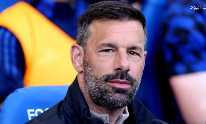 الاتحاد الهولندي يحتفل بفان نيستلروي قبل بدء كأس العالم