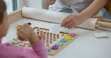 التعليم والصحة في المقدمة: الحكومة تُعزز التنمية البشرية في الموازنة الجديدة