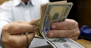 تحديث أسواق الدولار في مصر: استقرار الأسعار في البنوك اليوم