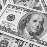 تحديثات الصرف.. سعر الدولار مقابل الجنيه اليوم الاثنين 5 يناير في البنوك المصرية خلال تعاملات اليوم