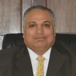 خبير اقتصادي: تحليل سعر الدولار والذهب يتطلب فهم ديناميات سوق النفط