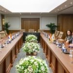 رئيس الهيئة الاقتصادية لقناة السويس يستعرض مع سفير هولندا آفاق التعاون في مجال الطاقة المتجددة