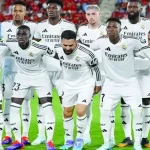 ريال مدريد يواجه تحديات جديدة بعد فشله في التأهل المباشر وظهور التساؤلات حول تدخل بيريز