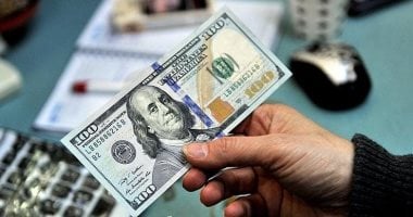 سعر الدولار ينخفض إلى 47.18 جنيه في تعاملات الشراء