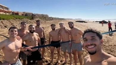 محمد صلاح وزملاؤه يستمتعون بنزهة على الشاطئ قبل مباراة السنغال المرتقبة