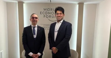 وزير الاستثمار يناقش فرص التعاون مع رئيس شركة TVS Motors الهندية