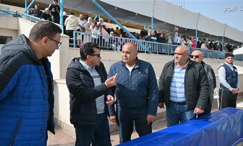 وزير الرياضة يراقب بطولة القاهرة للسباحة ويشدد على الالتزام بالكود الطبي
