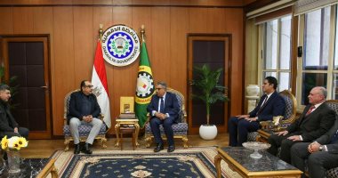 وزير قطاع الأعمال يبحث مع محافظ الدقهلية سُبل تعزيز التعاون في مجالات متعددة
