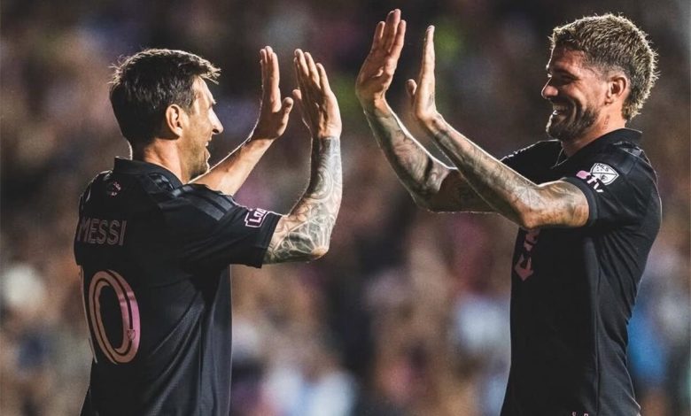 <p><strong>صور حصرية: فوضى أمنية تؤدي لسقوط ميسي عقب فوز إنتر ميامي في مباراة ودية</strong></p>