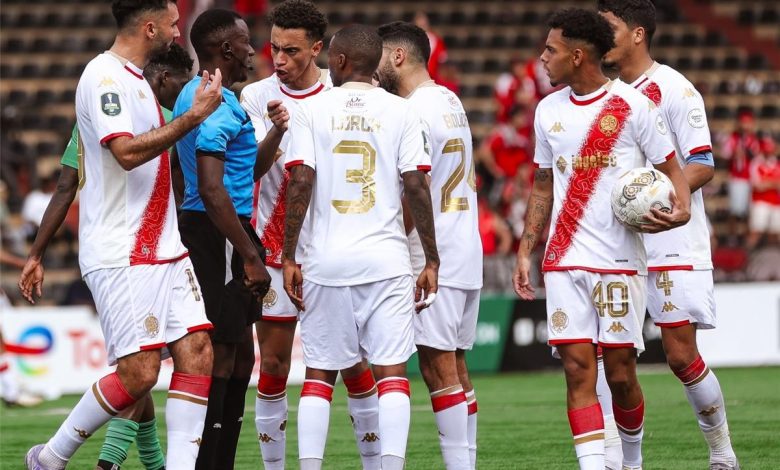 طاقم تحكيم مصري يقود ديربي الوداد وأولمبيك آسفي في كأس الكونفدرالية