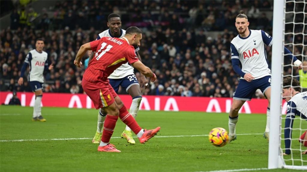 آلان شيرر يعزز تألق محمد صلاح في مواجهة ليفربول وتوتنهام