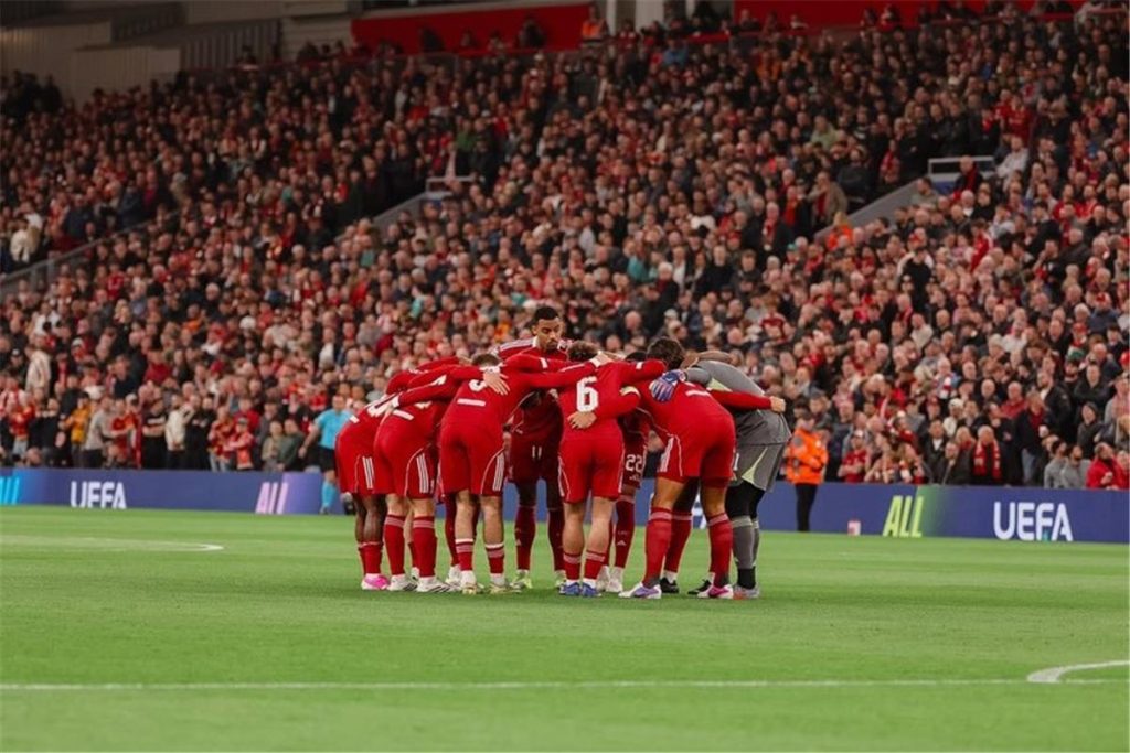 أسباب تأجيل انطلاق مباراة ليفربول وبرايتون في الدوري الإنجليزي الممتاز