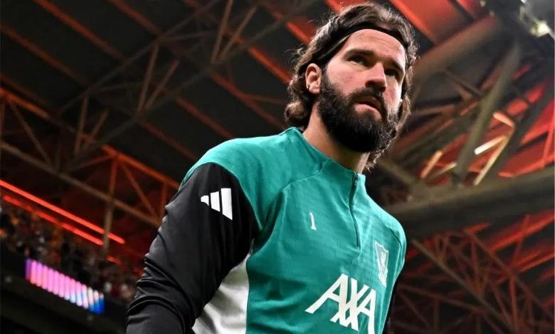 أليسون بيكر يكشف عن أول تعليق له بعد إصابته واستبعاده من مباراة ليفربول ضد برايتون