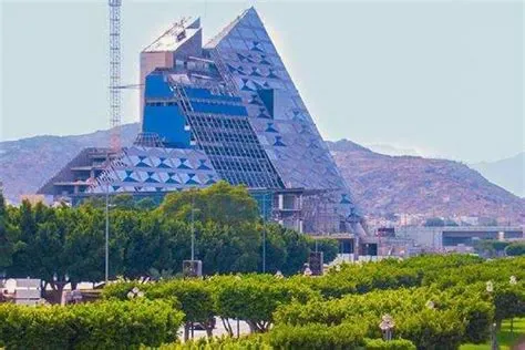 أمانة الطائف تحذر السكان من مخاطر الأمطار وتستعد للتصدي لتداعياتها