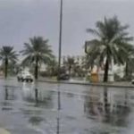 أمطار ورياح تشهدها المنطقة الشرقية مع تحذيرات من تدني الرؤية والسيول حتى الثانية ظهراً