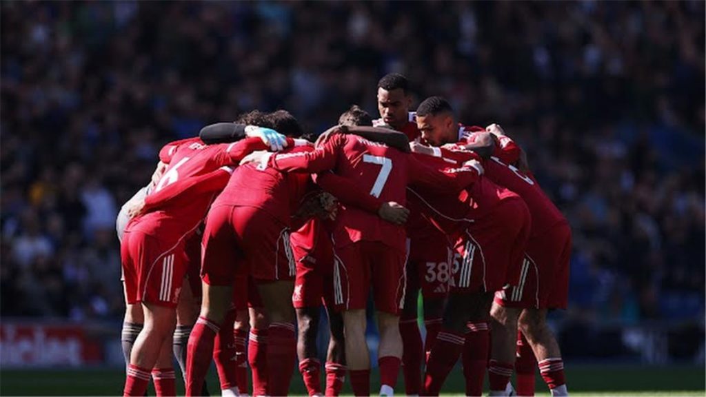 إصابة مفاجئة تطيح بلاعب ليفربول في مواجهة برايتون وتؤثر على مسار المباراة