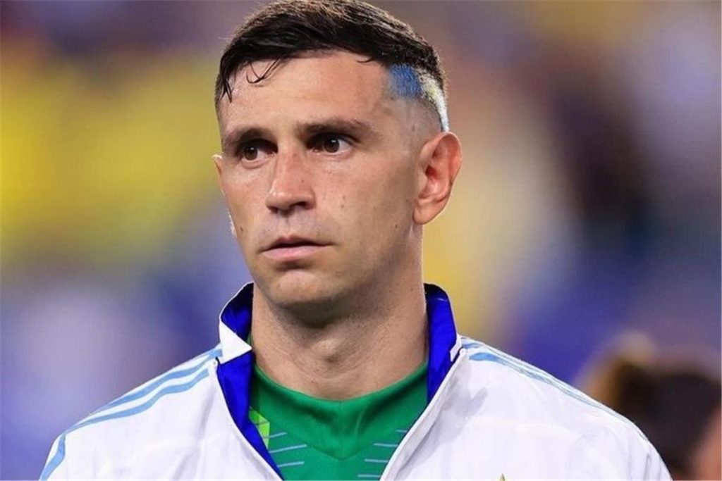 إيميليانو مارتينيز يسخر من إسبانيا: شكرًا لعدم المشاركة في نهائي فيناليسيما