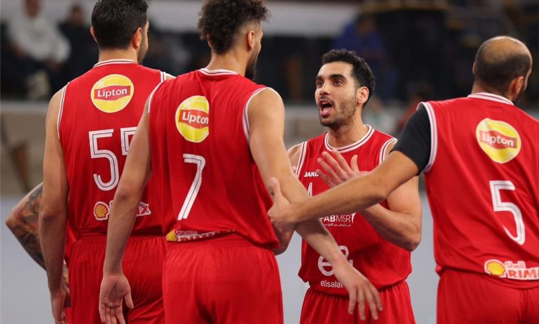 الأهلي يتألق ويحقق الفوز على المصرية للاتصالات في ثالث جولات نصف نهائي دوري السلة