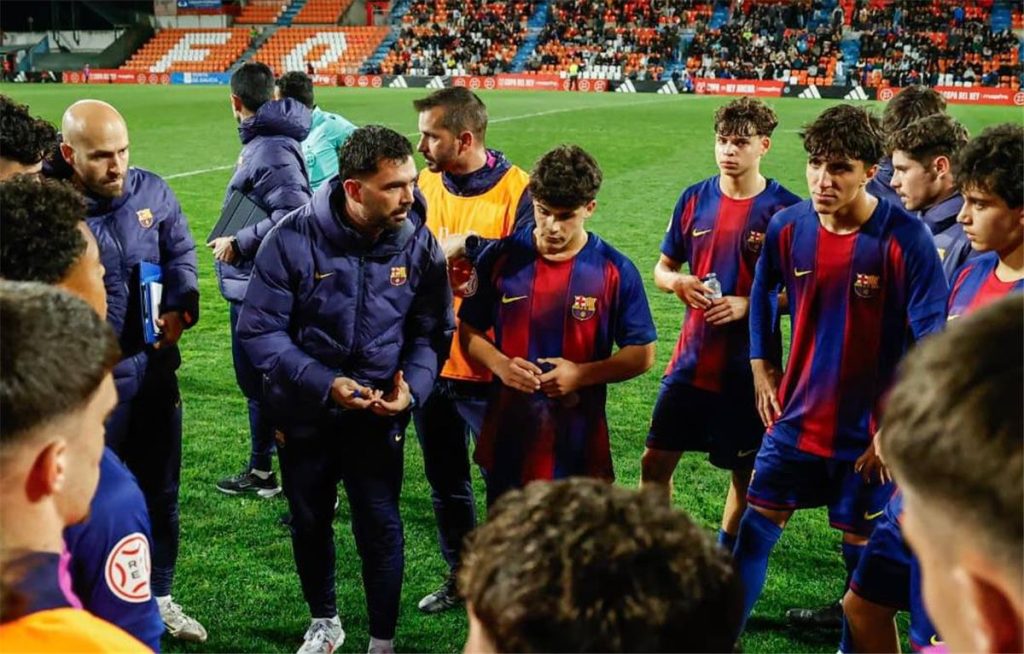 التوقيت والقنوات الناقلة لمباراة نهائي كأس إسبانيا بين برشلونة وريال بيتيس اليوم