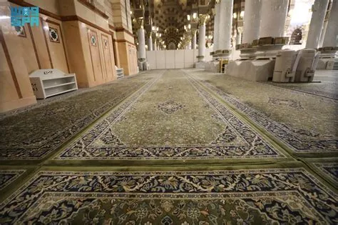 الحرمين الشريفين يقدم 58 ألف سجادة لدعم المصلين وتنظيم حركة الحشود