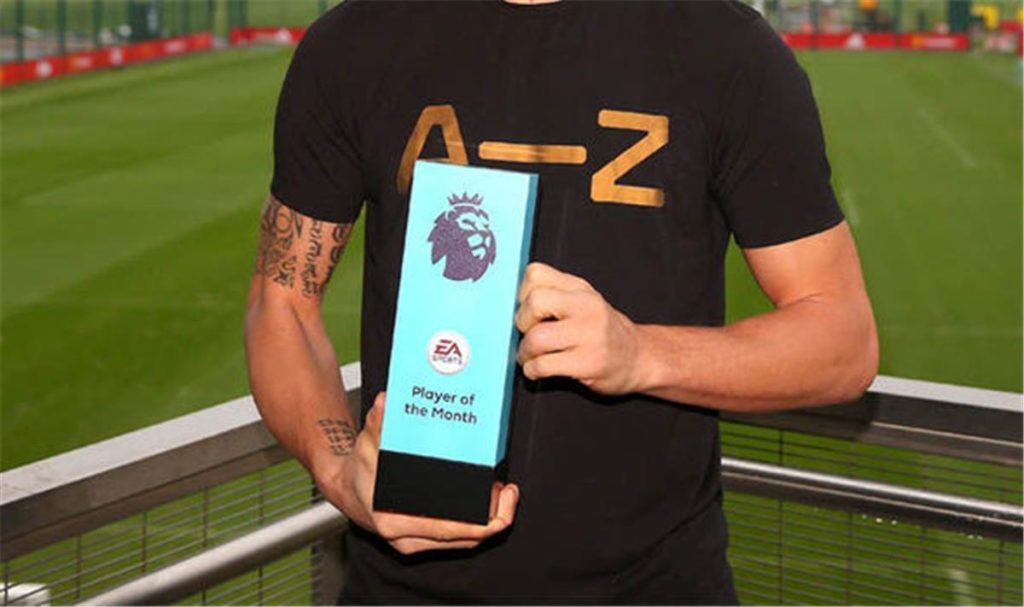 الدوري الإنجليزي يُكرم الفائز بجائزة أفضل لاعب لشهر فبراير