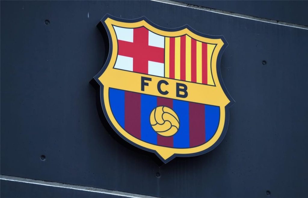 برشلونة يستهدف لاعب تشيلسي ومدافع توتنهام السابق في صفقتين معقدتين
