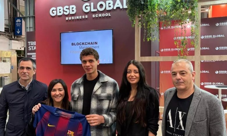 برشلونة يشيد بقرار حمزة عبد الكريم الجديد بعد تألقه مع فريق الشباب