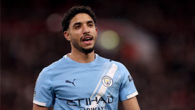 برشلونة يضع عمر مرموش ومهاجم إفريقي في قائمة بدائل ليفاندوفسكي، حسب تقارير ذا أتلتيك.