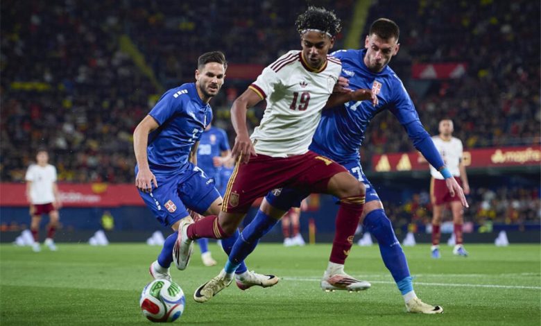 برشلونة يقدم طلباً رسمياً لإسبانيا بشأن لامين يامال قبل مواجهة مصر، إثر تألق رافينها