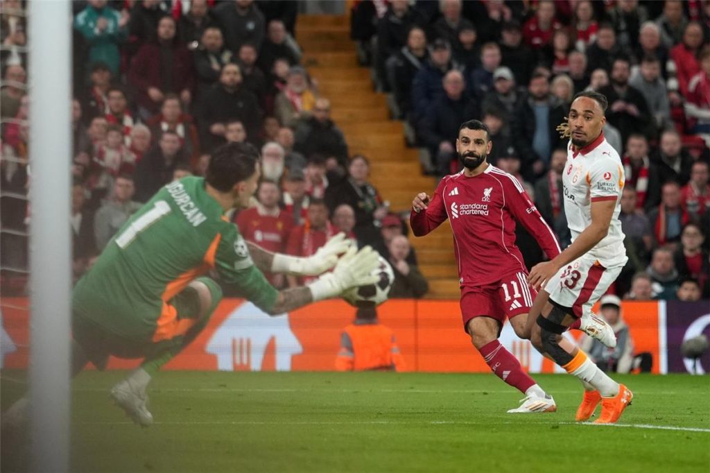 بول روبنسون: محمد صلاح تألق بشكل مذهل في مواجهة جالطة سراي