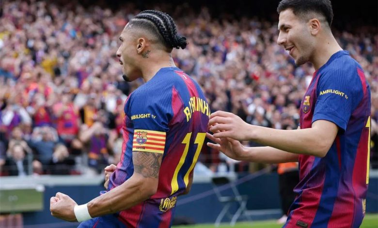 تحليل احترافي: خبير التحكيم ينقّب في صحة ركلتي جزاء برشلونة ضد إشبيلية