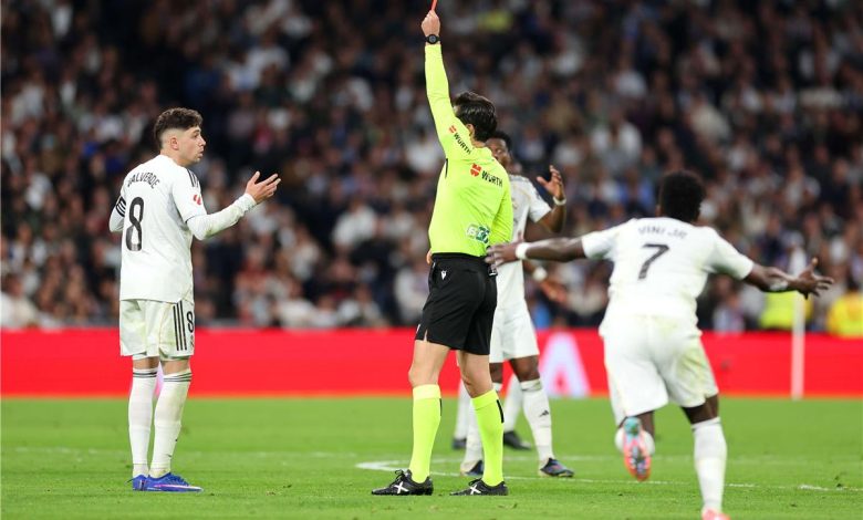 تحليل احترافي: خبير تحكيمي يقيّم قرار طرد فالفيردي في ديربي مدريد