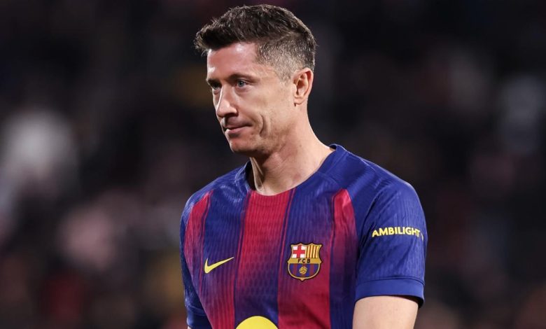 تطورات غير متوقعة في مستقبل ليفاندوفسكي مع برشلونة