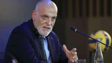 تيباس يوضح موقفه من تصريحات تشافي حول عودة ميسي إلى برشلونة