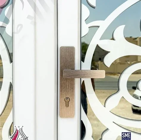 جمال المدن يتجلى في أبواب المحلات: أهمية التفاصيل الصغيرة في إحداث الفارق