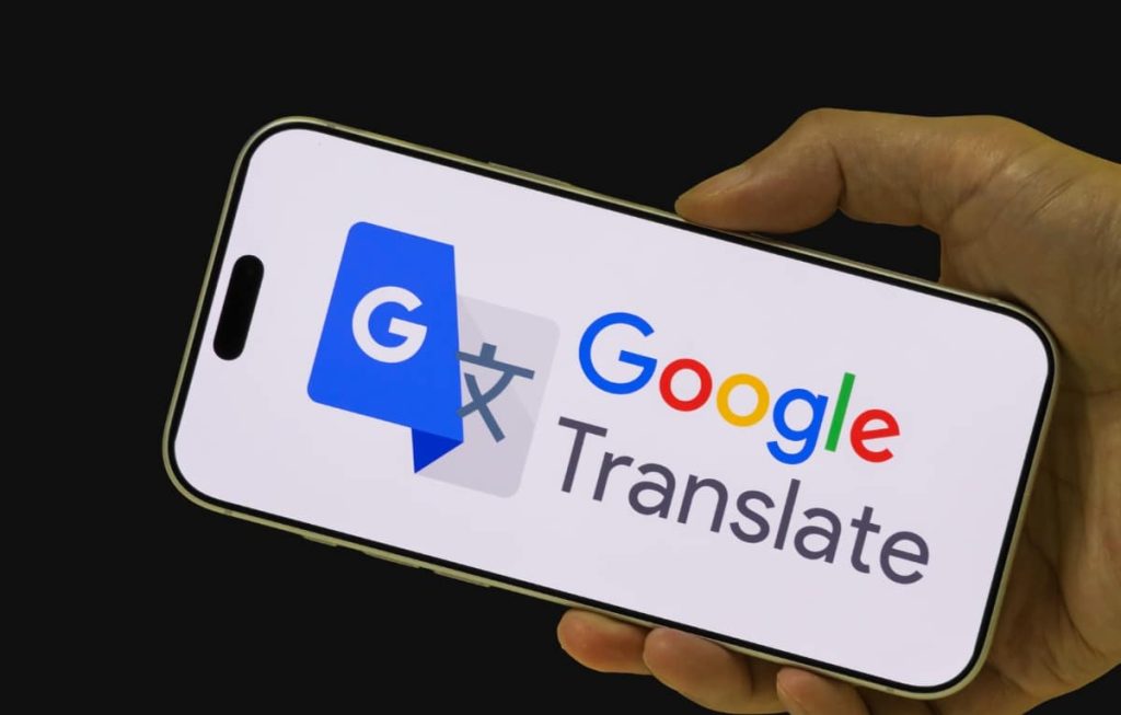 جوجل تطلق ميزة الترجمة الحية عبر السماعات في آيفون وآيباد