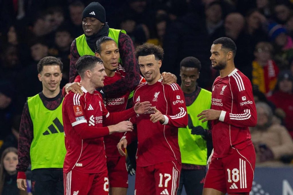 داني ميرفي: لاعب ليفربول يعبر عن استيائه تجاه سلوت.. وشيرر يكشف عن ألمه الداخلي