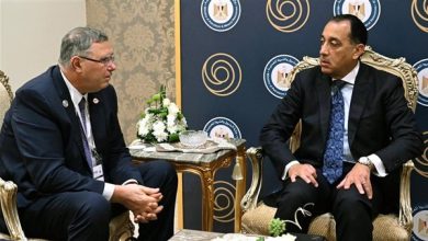 رئيس الوزراء يؤكد دعم جذب الاستثمارات خلال لقائه برئيس توتال إنرجيز