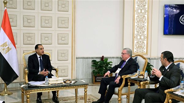 رئيس الوزراء يناقش فرص التعاون مع رئيس «شيفرون» العالمية للاستكشاف والإنتاج
