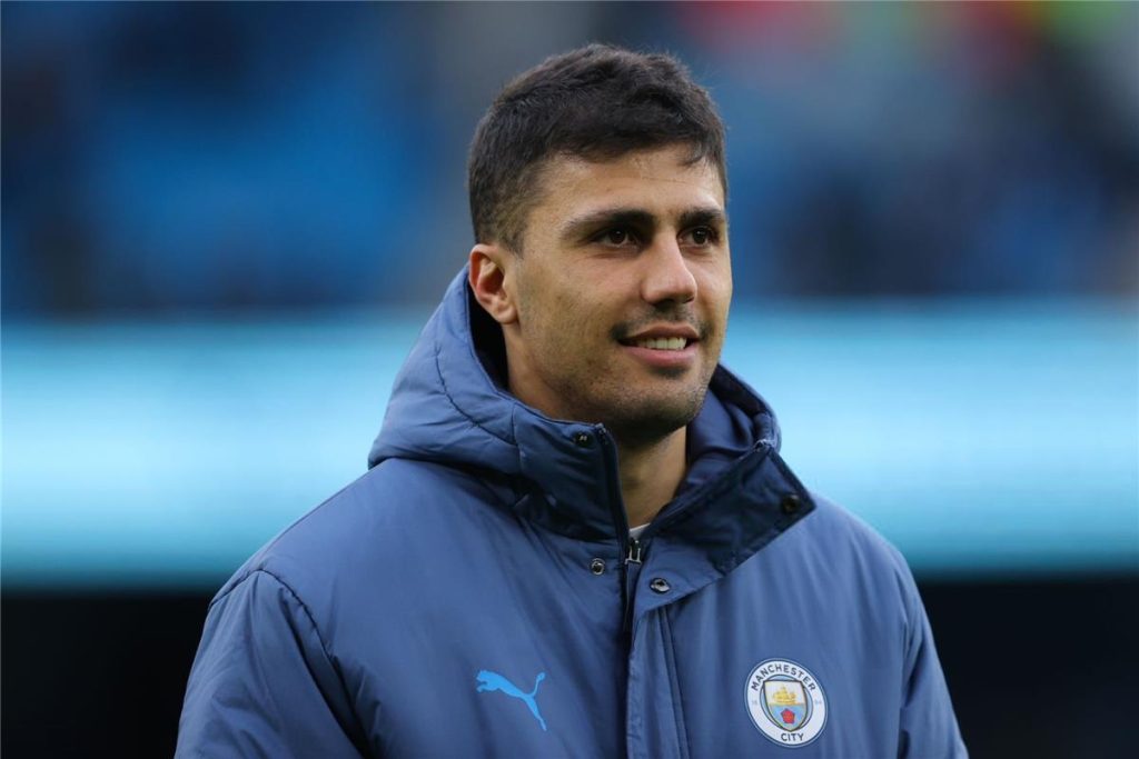 رودري يوضح موقفه من الانتقال إلى ريال مدريد: الدوري الإسباني يمثل تحديًا بالنسبة لي