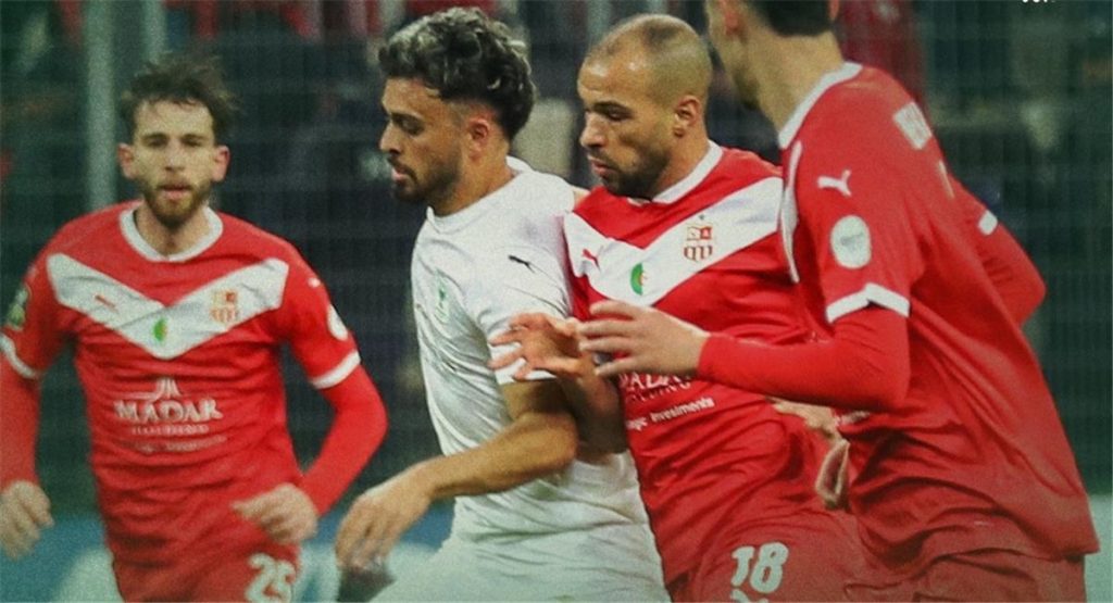 شباب بلوزداد الجزائري يتخذ إجراءات حاسمة: إقالة المدرب وفرض عقوبات مالية على اللاعبين