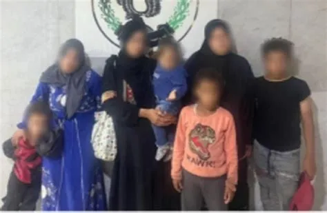 ضبط وافدة في تبوك تستغل طفلين في التسول وتحويلها للنيابة