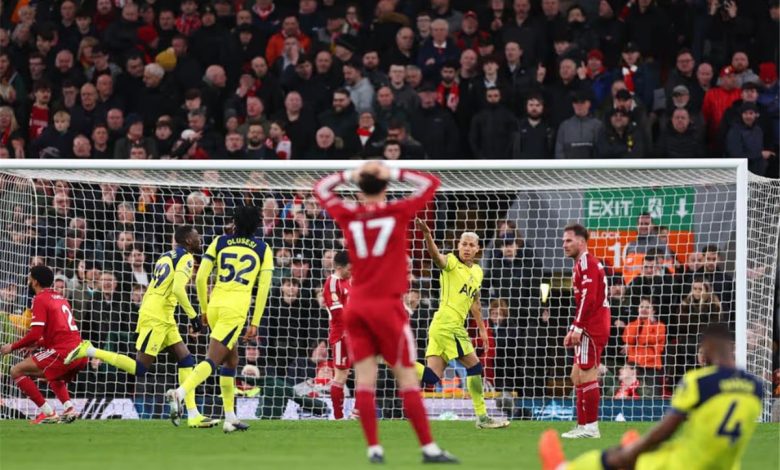 عنوان احترافي حصري: "روي كين ينتقد ليفربول بشدة: كشف مشاكل خفية ومستوى غير مقنع"